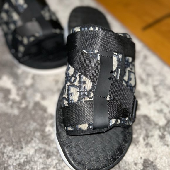 Size 46 11 1/2 Alpha Dior Sandles - Picture 3 of 3